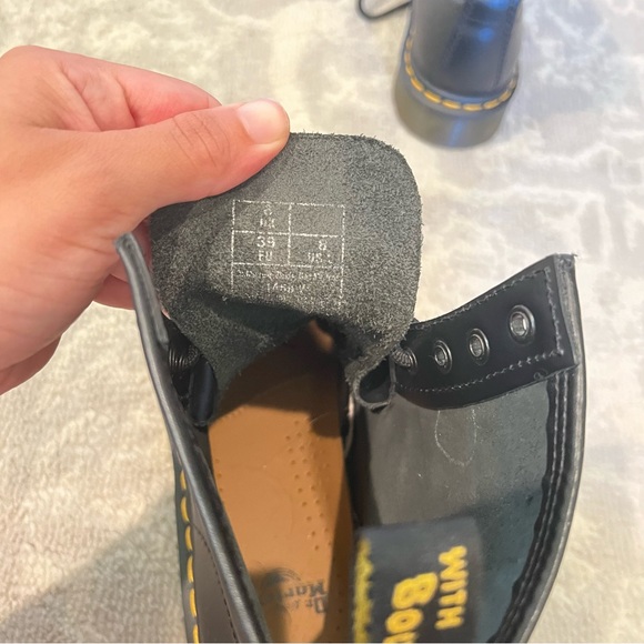 Dr. Martens 1460 women size 8 - Picture 7 of 10